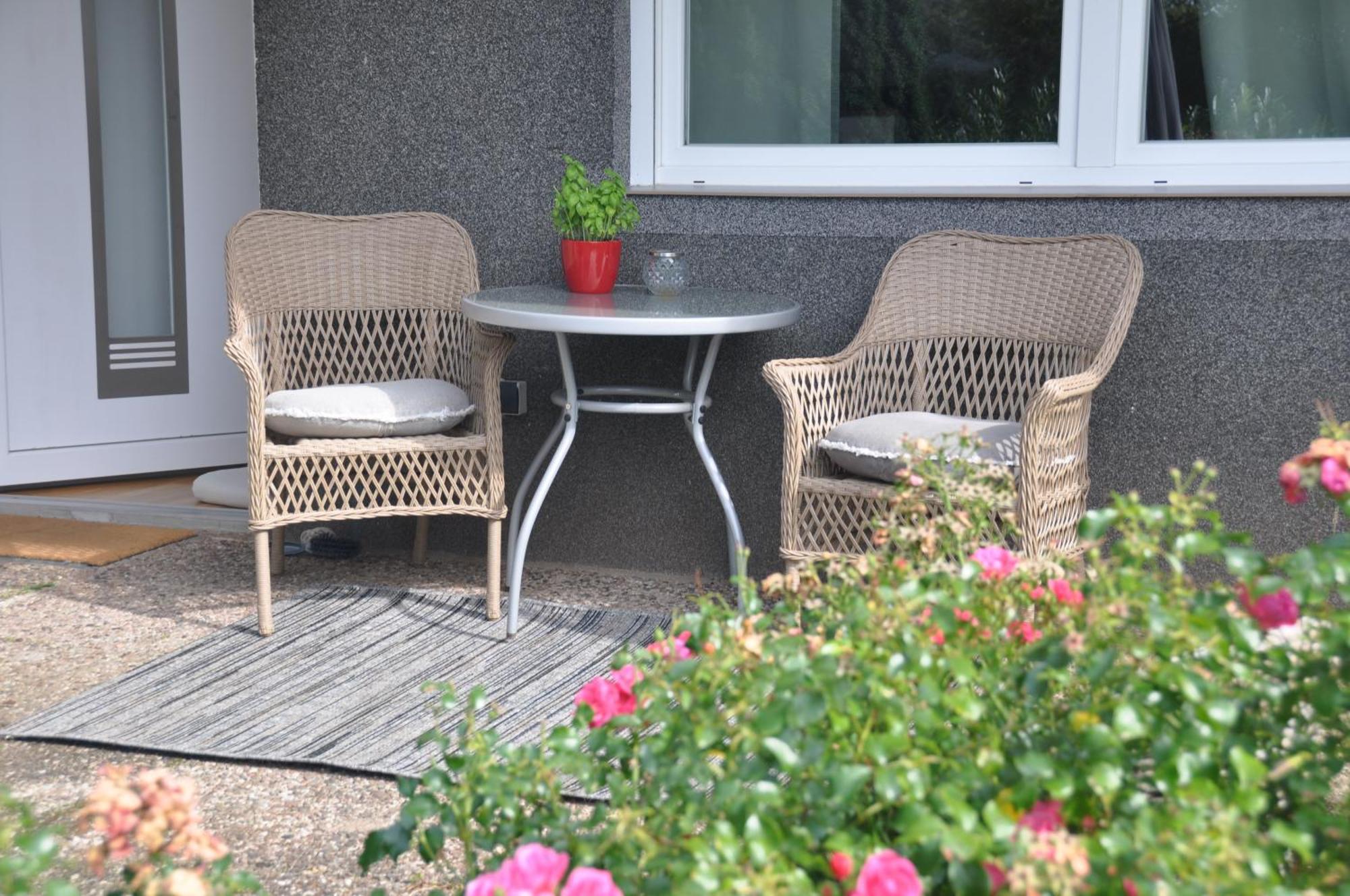 2-Zimmer Wohnung Mit Terrasse, Fernblick, Natur, Ruhig - Marburg Bagian luar foto